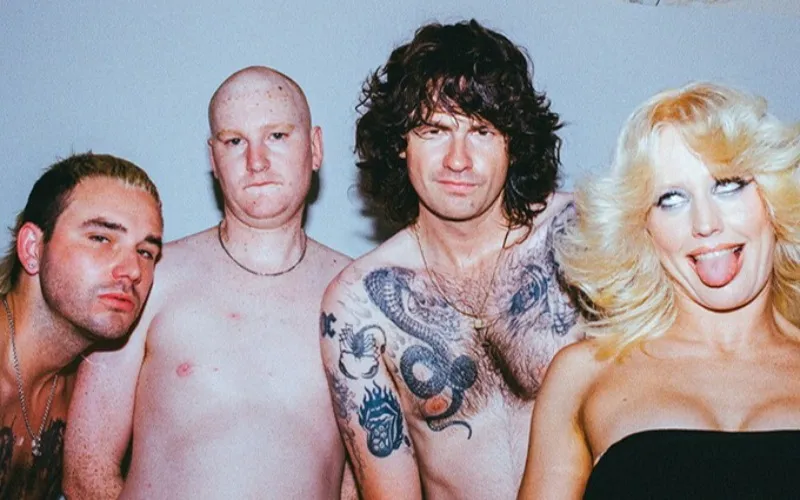 Amyl and the sniffers