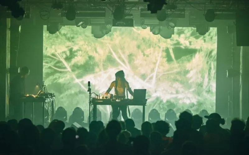 Mutek - nocturne 3 - Société des arts technologiques 